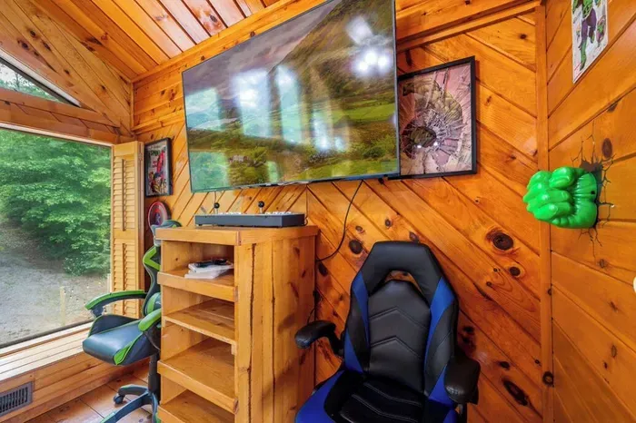 Arcade, gamer chairs, streaming TV