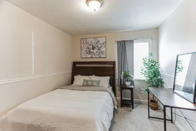 Private room with Shared Bathroom