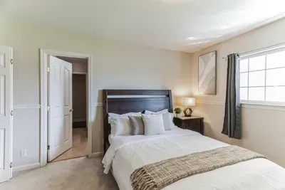 Cozy Bedroom with private bathroom