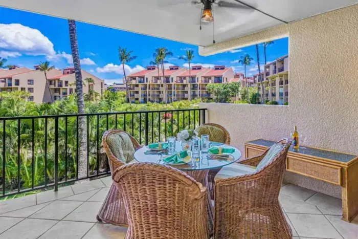 Ocean view from lanai with dining seating 