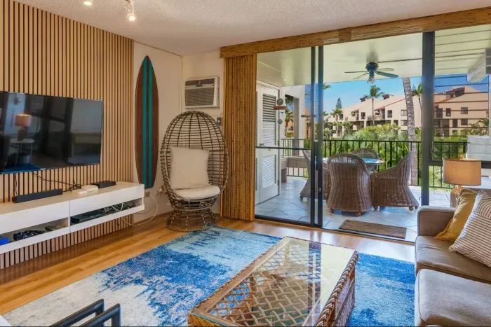 Renovated and recently redecorated space 