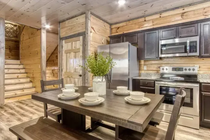 Beautiful decor and kitchen 