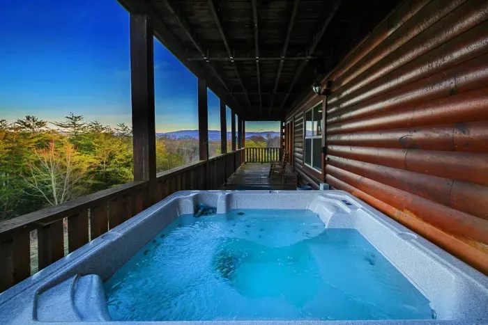 Covered hot tub seats 6 with wonderful background 