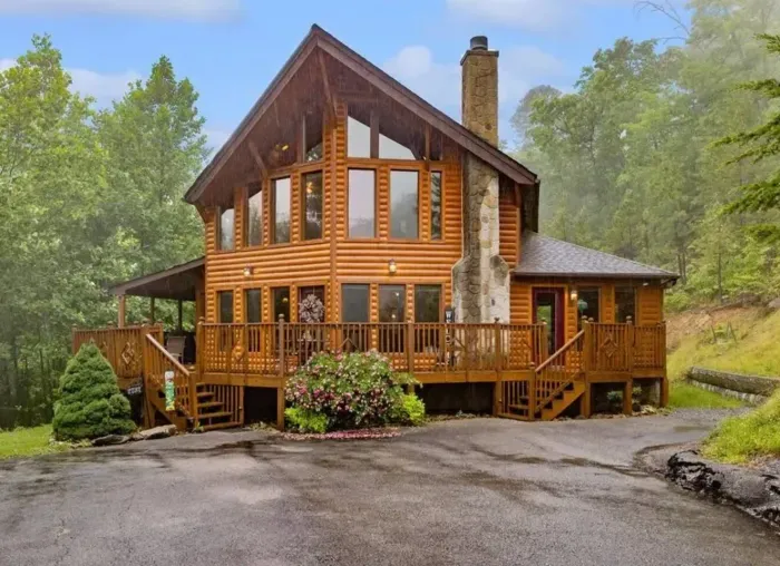 Very large parking area with privacy and views 