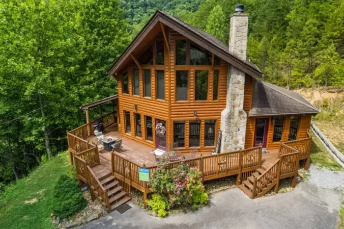 Private secluded cabin for your very own smoky experience 