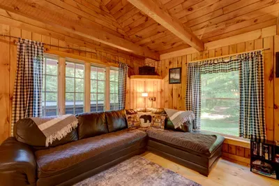 Kick back, slow down, and feel right at home—this warm, inviting living space is made for relaxing nights, great conversations, reading a good book and making memories that linger long after your stay