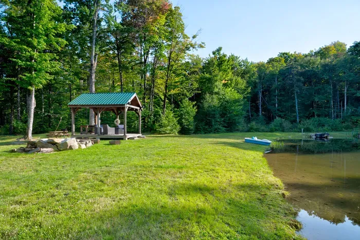Spend your day unwinding by your private pond, gathering around the fire pit, or savoring a meal and drinks in the pavilion or at the picnic tables—your own little slice of laid-back outdoor living.