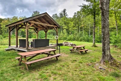 Spend your day unwinding by your private pond, gathering around the fire pit, or savoring a meal and drinks in the pavilion or at the picnic tables—your own little slice of laid-back outdoor living.