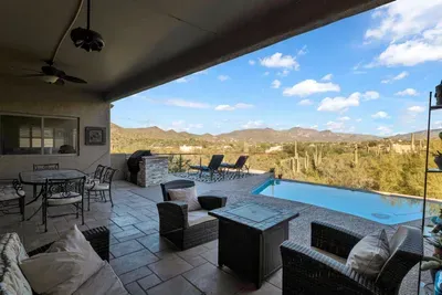 Unique-Hot Tub, Pool, Speakeasy & Secret Golf Room - image 33 of 78