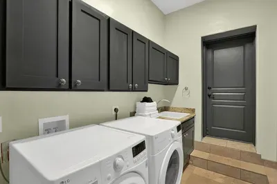 Unique-Hot Tub, Pool, Speakeasy & Secret Golf Room - image 37 of 78