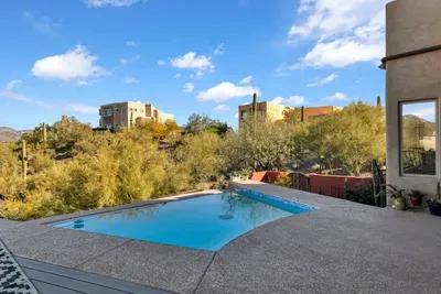 Unique-Hot Tub, Pool, Speakeasy & Secret Golf Room - image 36 of 78
