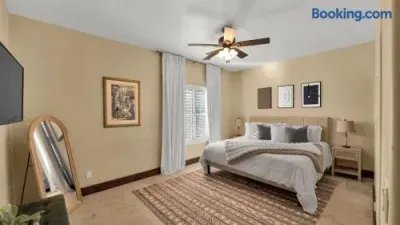 Unique-Hot Tub, Pool, Speakeasy & Secret Golf Room - image 60 of 78
