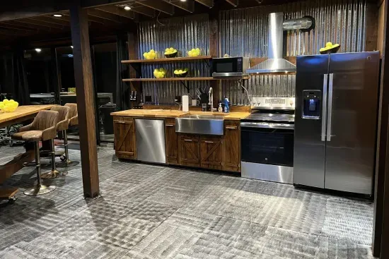 Nature's Ridge TC Pickleball Lodge | Pickleball Barn Courtside Kitchen | Viewing | Dining
