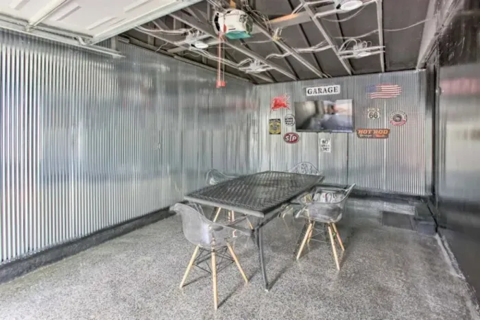 Hog Heaven Side Garage | Entertainment Room  