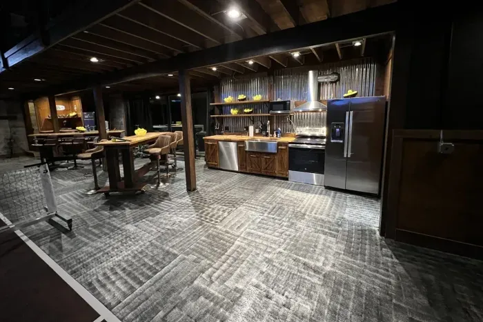 Nature's Ridge TC Pickleball Lodge | Pickleball Barn Courtside Kitchen | Viewing | Dining