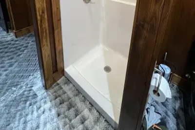 Pickleball Barn Full Bathroom