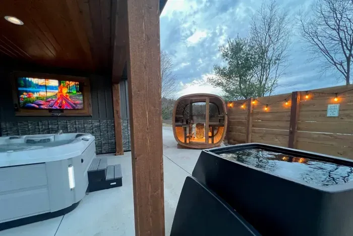 Nature's Ridge Pickleball Lodge & Spa Retreat | Sauna, Hot Tub, Cold Plunge