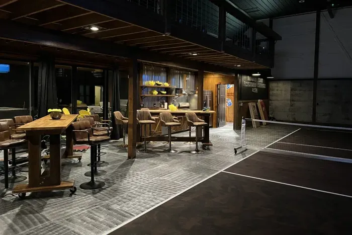 Nature's Ridge TC Pickleball Lodge | Pickleball Barn Courtside Kitchen | Viewing | Dining