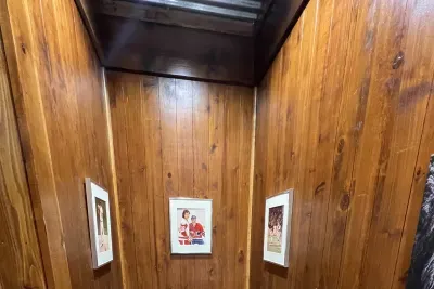 Pickleball Barn Full Bathroom