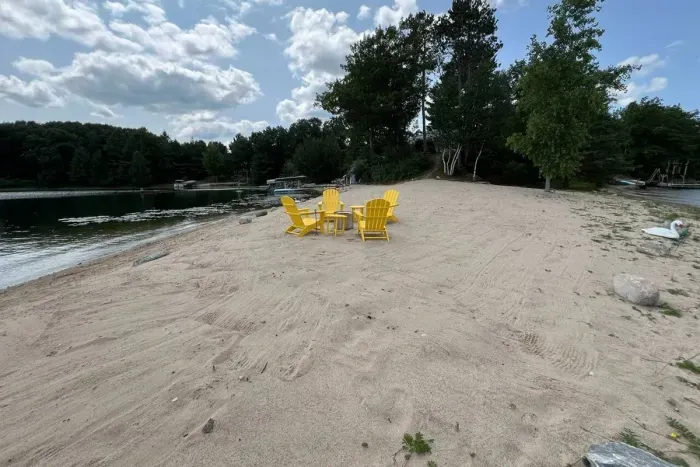 Private Beach Front Peninsula - Your very own Slice-of-Heaven! Slice-of-Heaven TC | Silver Lake CottageKayaks, canoe, row boat, SUP's all included!