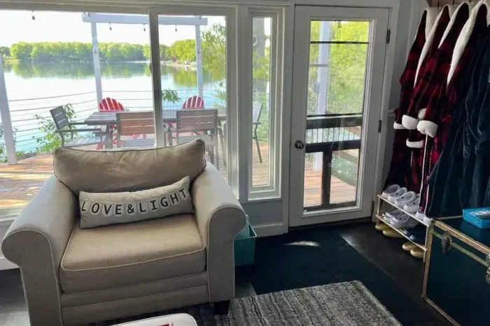 Slice-of-Heaven TC | Spa Retreat | Silver Lake Cottage Hot Tub | Barrel Sauna Full Window Lake Views | Cold Plunge Barrel Living Room Lake View, spa robes and crocs provided!