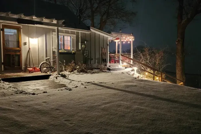 New Slice-of-Heaven Winter Wonderland Season Availability! November - March enjoy our best rates for a cozy getaway! Ward off the winter chill with lakeside private spa amenities!