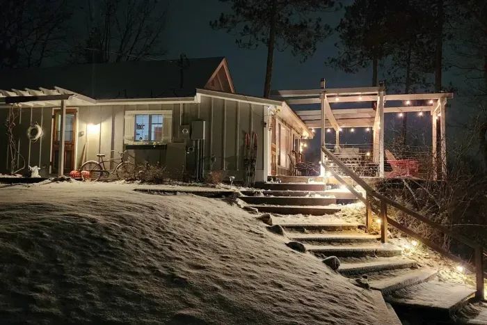 New Slice-of-Heaven Winter Wonderland Season Availability! November - March enjoy our best rates for a cozy getaway! Ward off the winter chill with lakeside private spa amenities!