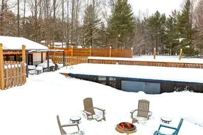 Lake Ann Lodge | Barrel Sauna Viewing Window View
