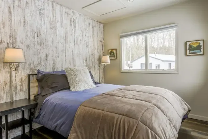 Cozy Queen 1 off the Great Entryway Living Area