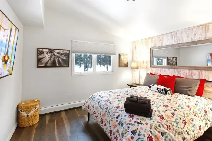 Queen 3 - Wooded Views and a Big Screen!