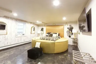 LA Lodge "Luxor Gold" Room Queen 4