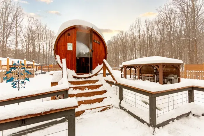 Lake Ann Lodge | Winter Views| Barrel Sauna | Gazebo 