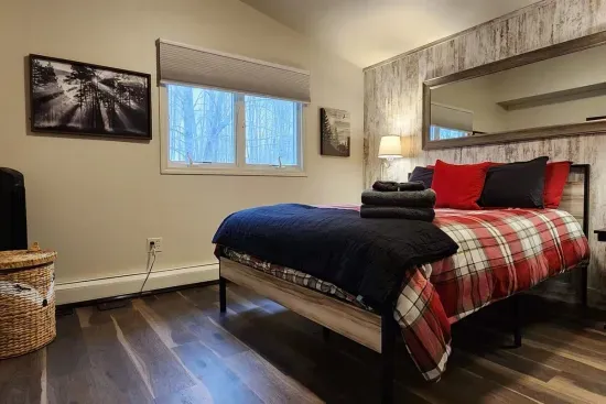 Queen 3 BR - Cozy Winter Duvet's in festive plaid for a great nights sleep!