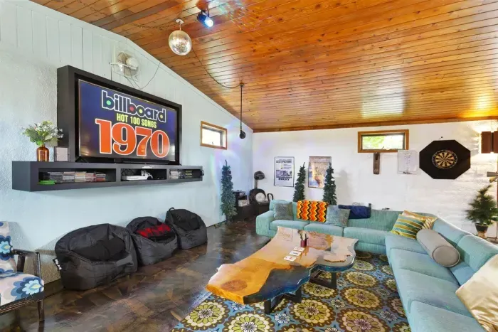 Grand Game Room | Ping-pong Table | Foosball | Air Hockey | Pool Table | Darts | Ring-hook | Kids Play Area | Arcade Games | 2- Smart TV's | XBox | Movie Chairs | Hot Tub (4-6 ppl)