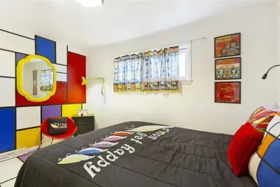 Partridge Family Queen Bedroom Suite | Main Floor