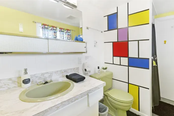 Partridge Family Bathroom Suite | Single Standup Shower