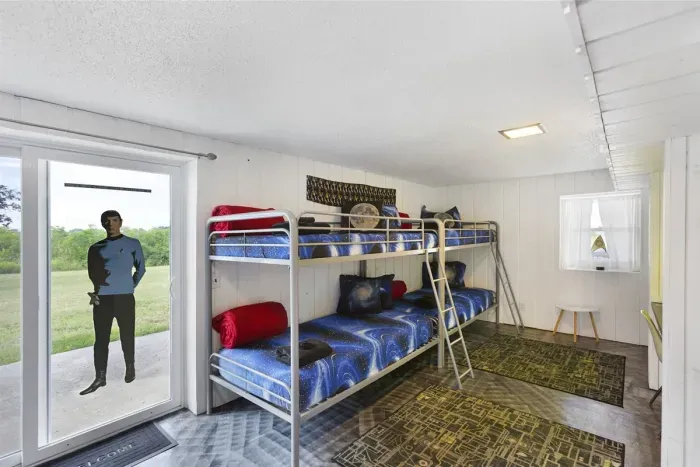 Star Trek Bunk Room  Desk Area | Smart TV Viewing | Full Lower Bunks | Twin Upper Bunks + 2 Sets Twin Bunks | Sleeps 10