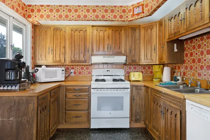 Brady Bunch Kitchen | Original Hardwood Cabinets | Gas Range Oven | Dishwasher | Full-Size Fridge | Microwave | Keurig Coffee Pot K-cup Combo Coffee Maker w/starter K-cups | Additional Pump Th