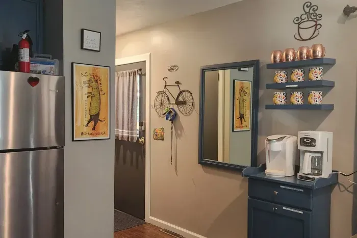 Traverse City Bungalow - This "spa retreat" home has a fully equipped kitchen with Stainless Glass Cook Top and Electric Oven, Dishwasher, Microwave, Stainless Refrigerator, Keurig Combo single & full pot coffee maker & k-cups starter supply!  