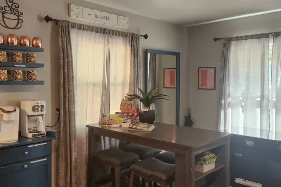 Traverse City Bungalow - This "spa retreat" home has a fully equipped kitchen with Stainless Glass Cook Top and Electric Oven, Dishwasher, Microwave, Stainless Refrigerator, Keurig Combo single & full pot coffee maker & k-cups starter supply!