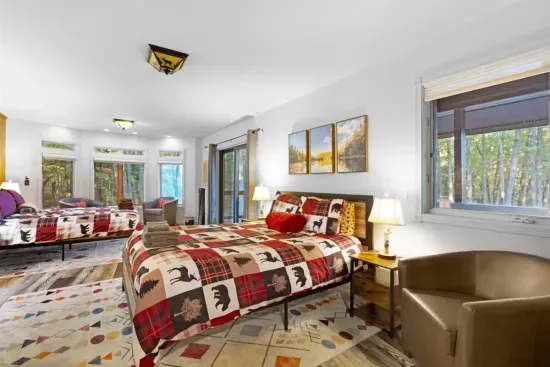 Master Suite 1 King 1 Queen | Private Creekview Patio