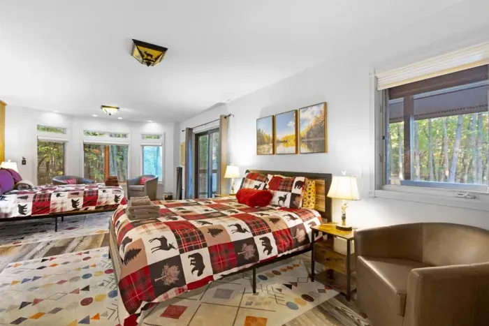 Master Suite 1 King 1 Queen | Private Creekview Patio