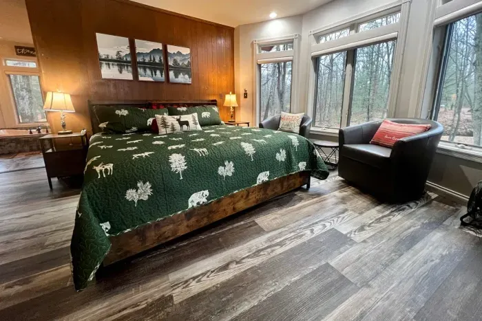 Master Bedroom Suite - 1 King 1 Queen | Creek Views