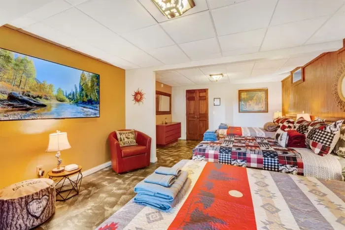 Maple Bedroom Suite | Jacuzzi Tub | Shower | Patio Walk-out | Creek Views | Smart TV