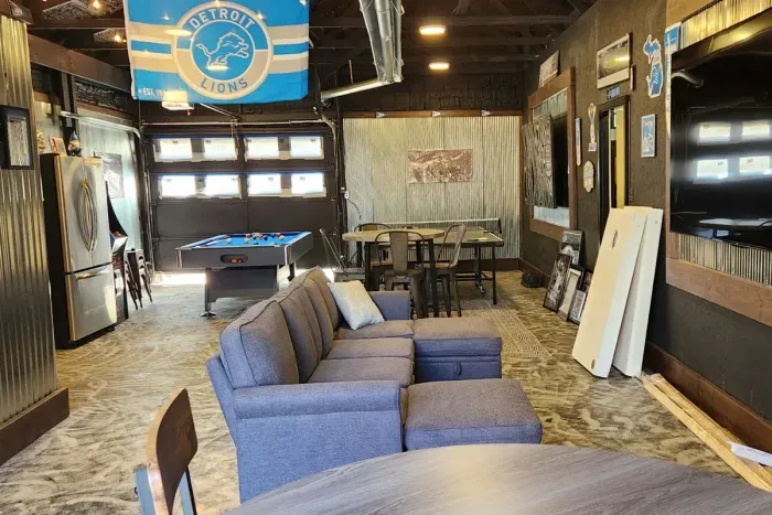 Hall Creek Lodge Large Group Spa Retreat | Adventure North Vacation Rentals | Guest House Game Room | Pool Table | Ping Pong | Corn Hole | Arcade Games | Darts | Extra Refrigerator | Smart TV'