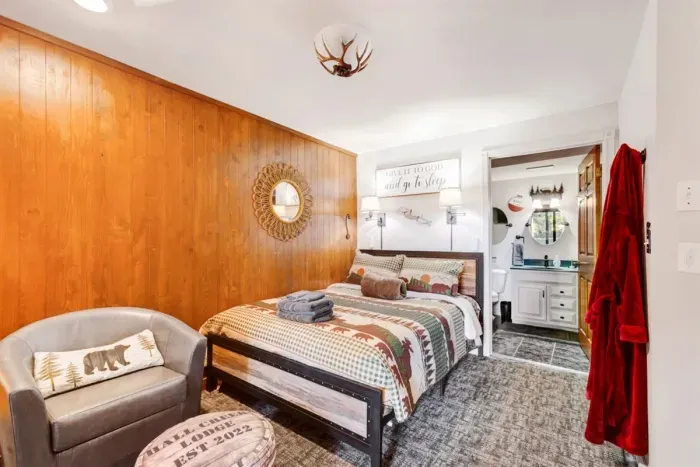 Oak Bedroom Suite | Large Walk-in shower