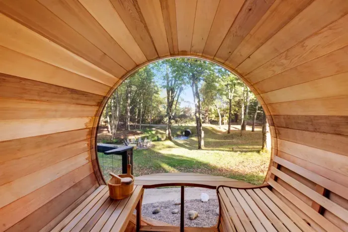 Hall Creek Lodge | Barrel Sauna Bubble Window