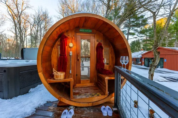 Hall Creek Lodge | Barrel Sauna Bubble Window Creek Views