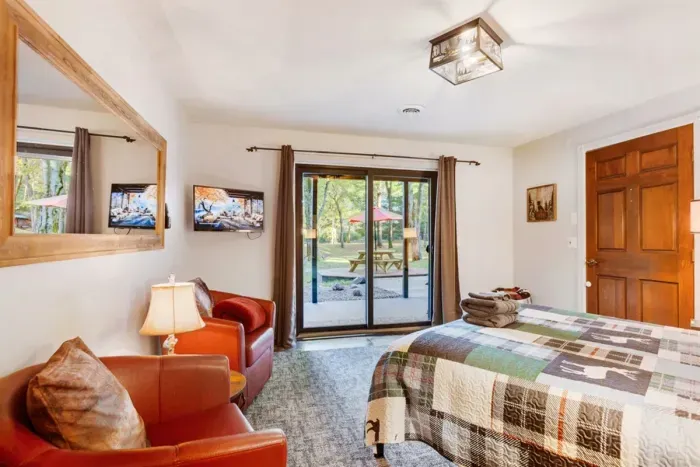 Birch Bedroom Suite | Jacuzzi Tub | Shower | Patio Walk-out | Creek Views | Smart TV