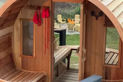 Hall Creek Lodge | Barrel Sauna Bubble Window Creek Views